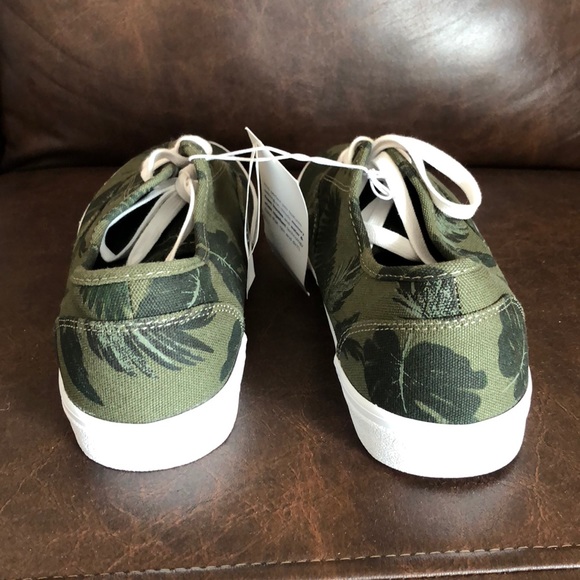 Old navy Sneakers for men new with tags - Picture 4 of 8